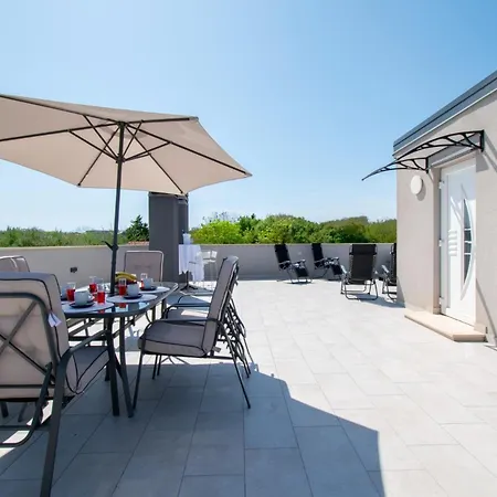 Villa Ivana Mit Jacuzzi In Pula,istrien Pula