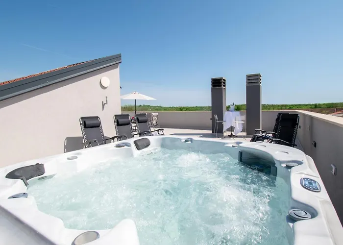 Villa Ivana Mit Jacuzzi In Pula,istrien Pula