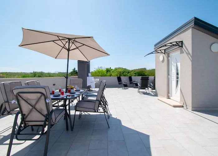 Villa Ivana Mit Jacuzzi In Pula,istrien Pula