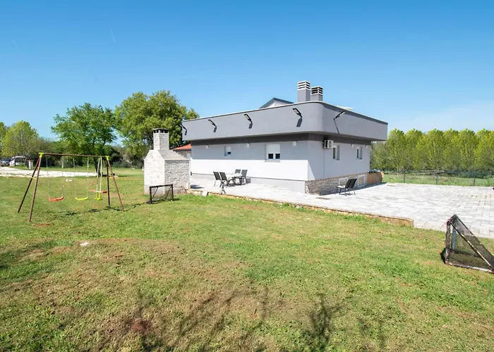 Villa Ivana Mit Jacuzzi In Pula,istrien Pula